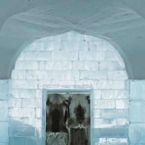 Το τέλειο ξενοδοχείο για τον καύσωνα είναι φτιαγμένο από πάγο