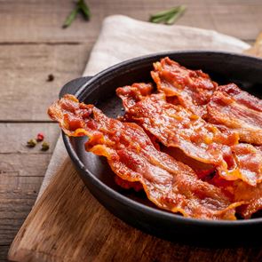 Το πιο τραγανό μπέικον στον φούρνο σε 3 κινήσεις