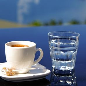 Το λάθος που κάνουμε και δεν καταλαβαίνουμε τη γεύση του καφέ