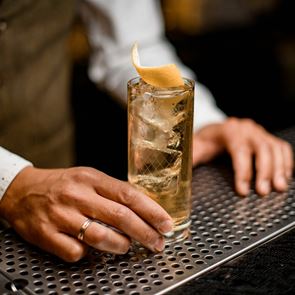 Whisky Highball &amp; GNT Reborn featuring Schweppes: Η απλότητα της τελειότητας σε ένα ποτήρι