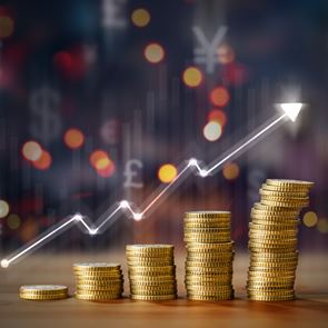 Μία απλή εξήγηση γιατί ακριβαίνουν ρούχα, <em>παπούτσια</em> και έπιπλα
