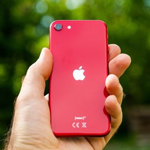 Όλες οι πληροφορίες για το νέο, φθηνότερο <em>iPhone</em>