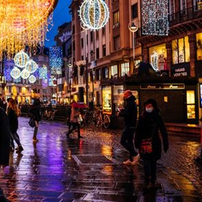 Κορονοϊός: Με νέο ρεκόρ 40.560 κρουσμάτων κλείνει το 2021