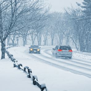 Όλα τα λάθη που δεν πρέπει να κάνεις όταν οδηγείς στον παγετό
