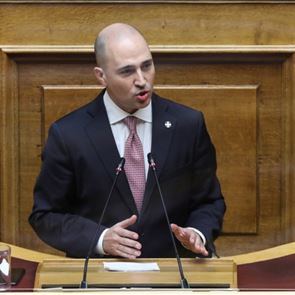 Ο Κωνσταντίνος Μπογδάνος αποχωρεί από την πολιτική