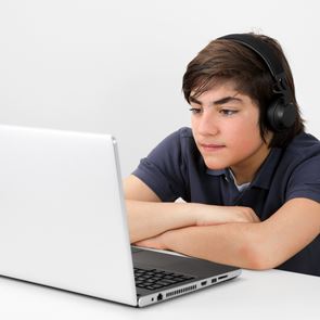 Πώς αντιλαμβάνονται οι έφηβοι στην Ελλάδα την τεχνητή νοημοσύνη