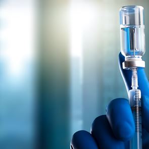 Τα παράδοξα της απόφασης για το &lt;em>εμβόλιο&lt;/em> AstraZeneca