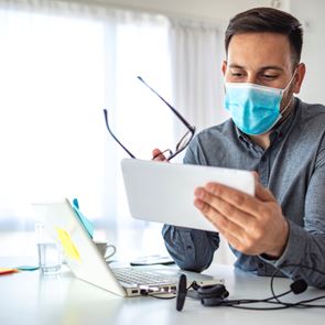 &lt;em>Κορονοϊός&lt;/em>: 1.607 νέα κρούσματα