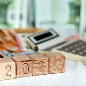 Πώς διαμορφώνεται το επίδομα ανεργίας μετά την αύξηση του κατώτατου μισθού