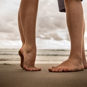 Οι καλύτερες στάσεις σεξ για ζευγάρια με διαφορά ύψους