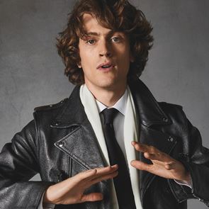 Πώς να φορέσεις το σμόκιν αλλιώς