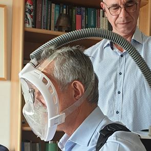 Ελληνική ευρεσιτεχνία: Μάσκα που &quot;σκοτώνει&quot; τον κορονοϊό