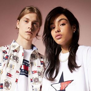 '90s νοσταλγία στη νέα καλοκαιρινή συλλογή της Tommy Hilfiger