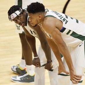 Οι Μιλγουόκι Μπακς μία ανάσα από τον αποκλεισμό