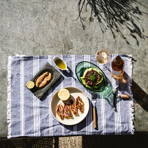 Η πεντανόστιμη Τήνος του Ευριπίδη Αποστολίδη