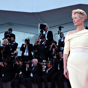 Η απόμακρη γοητεία της Tilda Swinton