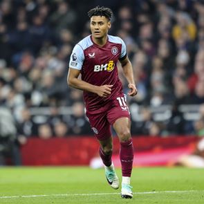 Απίθανα πράγματα, οι Άγγλοι αμφισβητούν το πέναλτι υπέρ της ομάδας τους κόντρα στην Ολλανδία