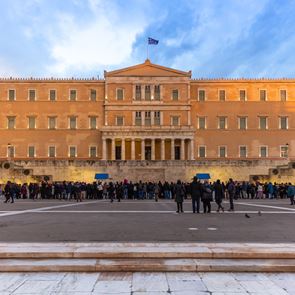 Οι πιθανότητες για εκλογές το φθινόπωρο