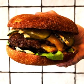 Smash’n Bun: Το επόμενο viral burger της Αθήνας