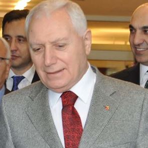 Mehmet Haberal ή αλλιώς, ο γιατρός από την Τουρκία που θα γίνει δεκτός στην Ακαδημία Αθηνών