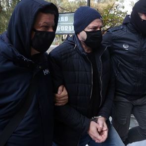 Η &lt;em>γυναίκα&lt;/em> που ξεσκέπασε τον Δημήτρη Λιγνάδη