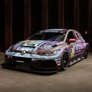 Οδηγώντας το αγωνιστικό VW Golf GTI Clubsport των 323 ίππων