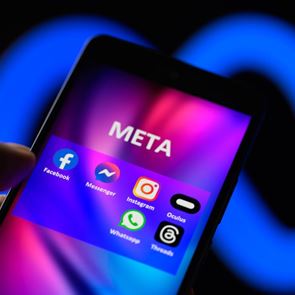 Ο λόγος που Facebook, Instagram και WhatsApp απέκλεισαν τα ρωσικά κρατικά μέσα ενημέρωσης