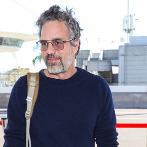 To άψογο flight outfit του Mark Ruffalo