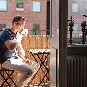 Μία βόλτα στο μπαλκόνι είναι απαραίτητη