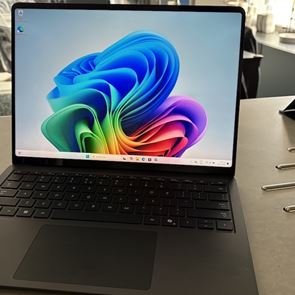 Το Microsoft Surface Laptop 7 με το Copilot είναι ένα βήμα προς την ολοκληρωμένη χρήση AI [Tech Review