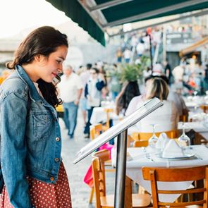 Εστιατόρια-παγίδα για τουρίστες: Πώς να τα αποφύγεις