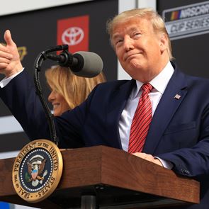 Κι αν ο Donald <em>Trump</em> έχει δίκιο που λέει ότι πολλοί θέλουν τη δικτατορία τους;