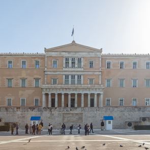 Οι ανεμβολίαστοι της Βουλής