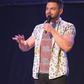 Μιχάλης Σεβαστέρης, ένας vegan stand up κωμικός από το μέλλον