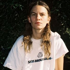 Ήξερες πως ο Freddie στο Ripley είναι το non-binary παιδί του Sting