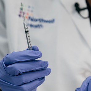 Το εμβόλιο της Pfizer/BioNTech είναι αποτελεσματικό και κατά της μετάλλαξης του κορονοϊού