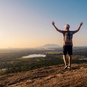 Τι λέει η ψυχολογία για όσους ταξιδεύουν μόνοι