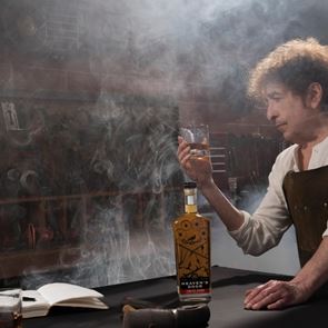 Ο Bob Dylan μόλις κυκλοφόρησε το δικό του ουίσκι