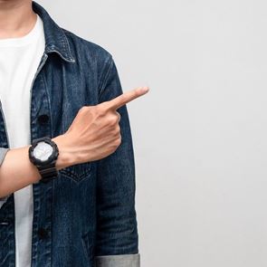 Τι σημαίνει να φοράς το ρολόι στο δεξί χέρι