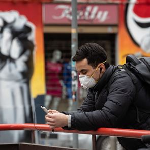 Facebook, Google και Amazon διέγνωσαν την εξάπλωση του κορονοϊού νωρίτερα απ&#39; όλους