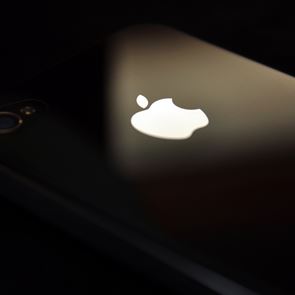 Η Apple σχεδιάζει app για τον εντοπισμό κρουσμάτων μέσω κινητού