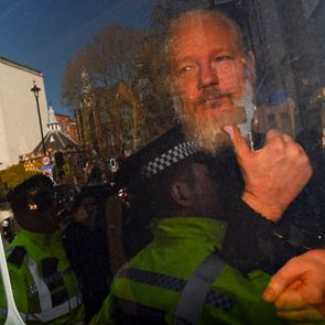 Οι ΗΠΑ κατά του Julian Assange