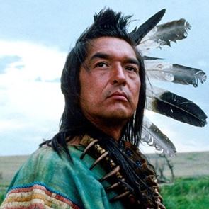 Πέθανε ο ηθοποιός Graham Greene - ήταν ο &#39;Ινδιάνος&#39; του Χορεύοντας με τους Λύκους