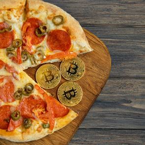 Ο άνθρωπος που έδωσε ένα δισεκατομμύριο ευρώ για δύο πίτσες-είχε πληρώσει σε bitcoin