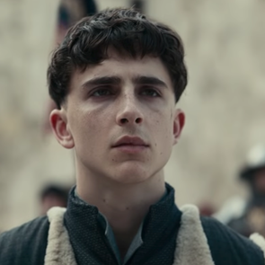 Το bowl cut του Timothée Chalamet ίσως να είναι το κούρεμα της χρονιάς