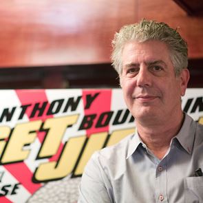 Το Hungry Ghosts του Anthony Bourdain θα γίνει σειρά