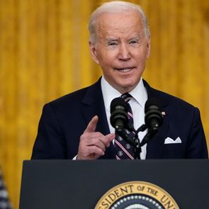 Ο Vladimir Putin είναι δικτάτορας, λέει ο Joe Biden