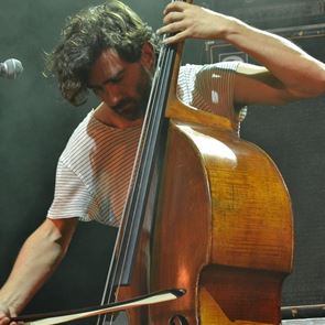 Μία υπέροχη μελωδία για τα 100 χρόνια από τη γέννηση του Τάσου Λειβαδίτη