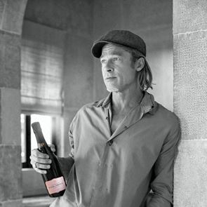 Η ροζέ σαμπάνια του Brad Pitt