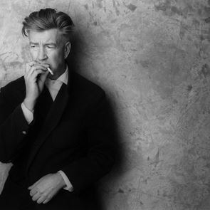 O David Lynch κάτι &#39;μαγειρεύει
